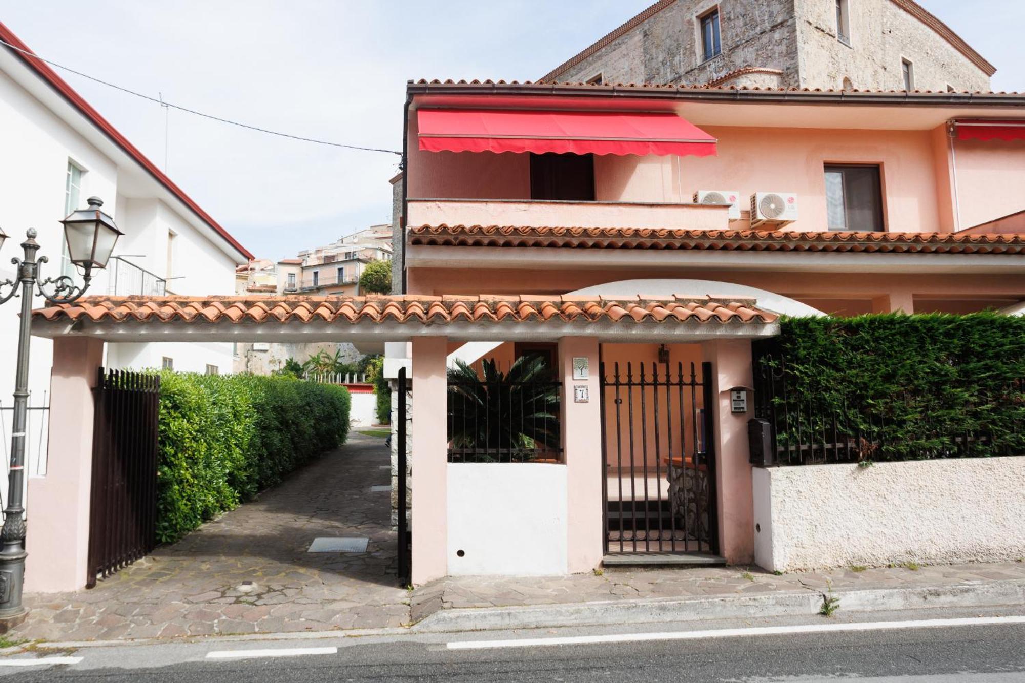 The Lemon Tree House Daire Scalea Dış mekan fotoğraf