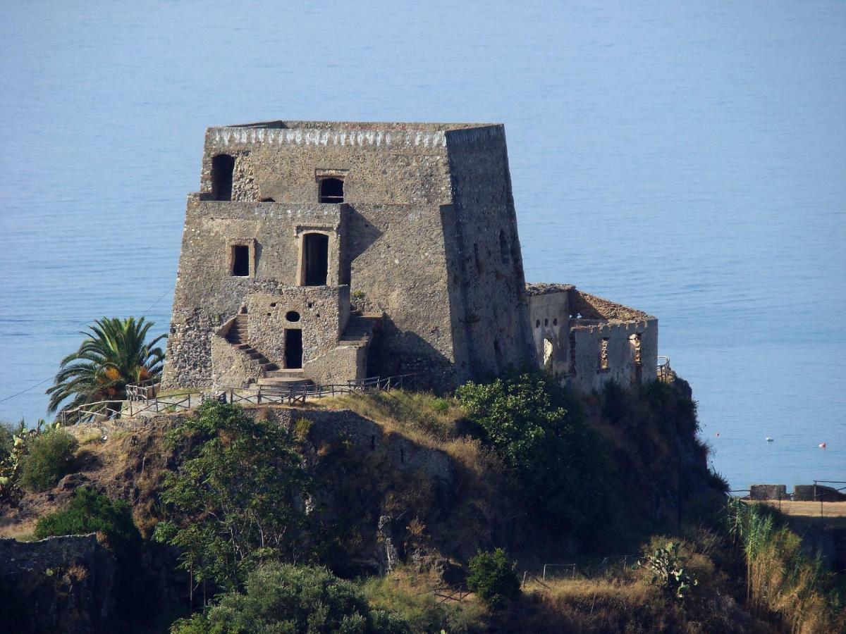 The Lemon Tree House Daire Scalea Dış mekan fotoğraf